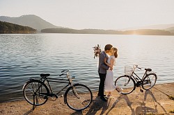 Découvrez comment jeter un sort d'amour à un homme avec l'expertise du voyant Papa Dovi. Rituels puissants et personnalisés pour attirer ou raviver l'amour durablement.